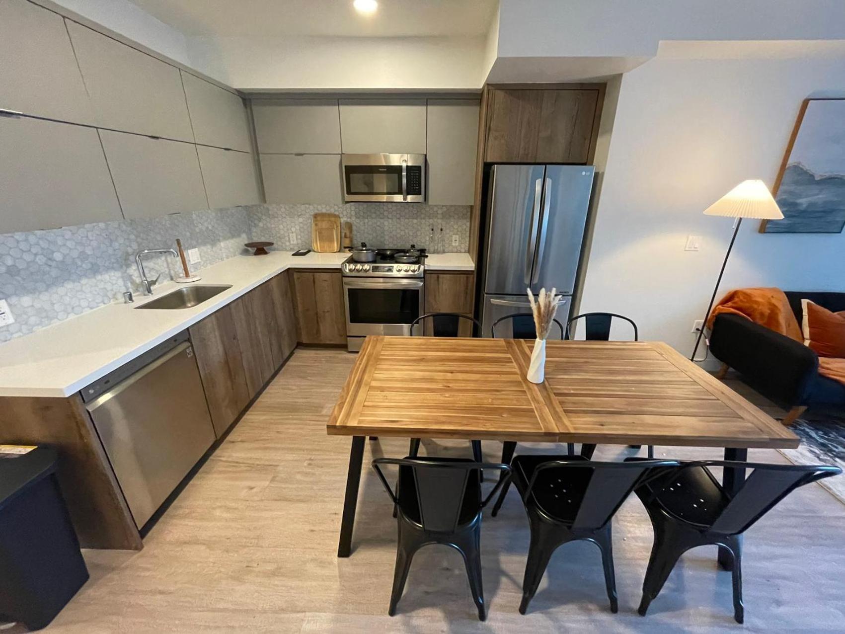 Chic Urban Retreat In Heart Of La, Steps From Attractions! Hotel Лос Анджелис Екстериор снимка
