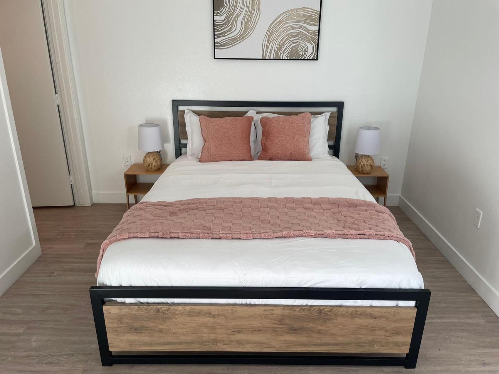 Chic Urban Retreat In Heart Of La, Steps From Attractions! Hotel Лос Анджелис Екстериор снимка