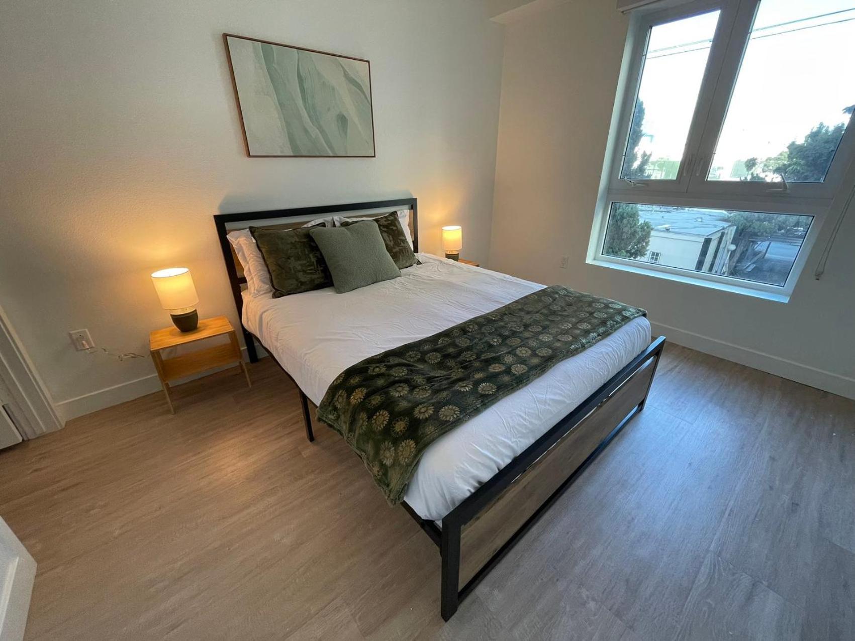 Chic Urban Retreat In Heart Of La, Steps From Attractions! Hotel Лос Анджелис Екстериор снимка