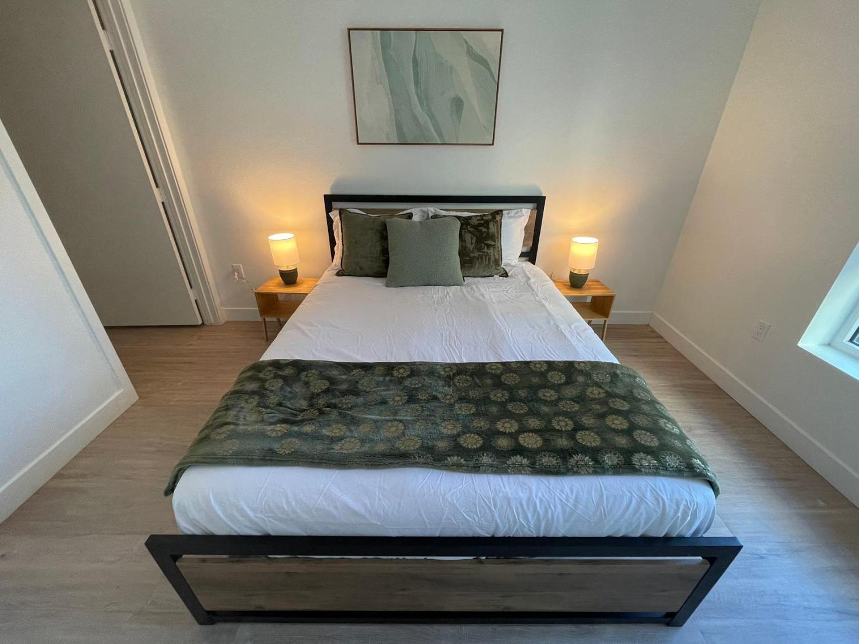 Chic Urban Retreat In Heart Of La, Steps From Attractions! Hotel Лос Анджелис Екстериор снимка