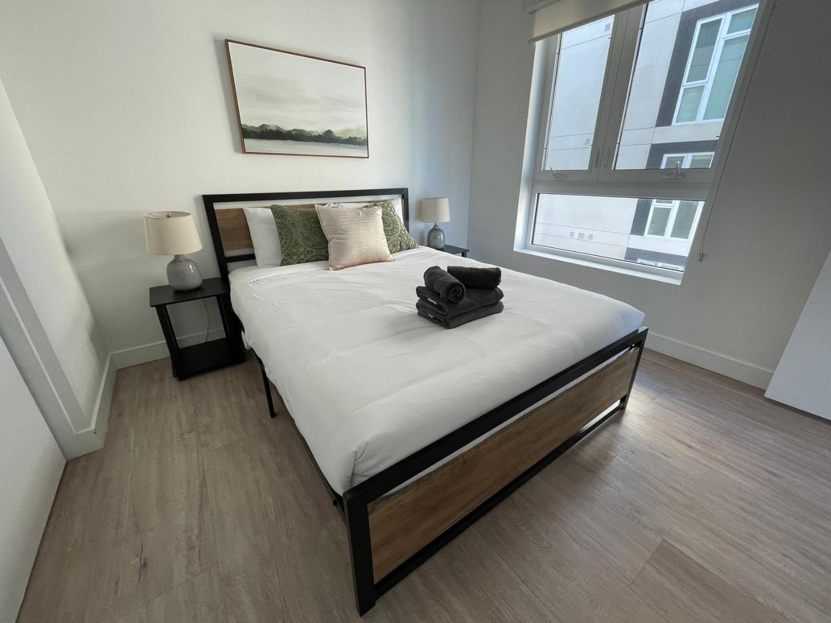 Chic Urban Retreat In Heart Of La, Steps From Attractions! Hotel Лос Анджелис Екстериор снимка