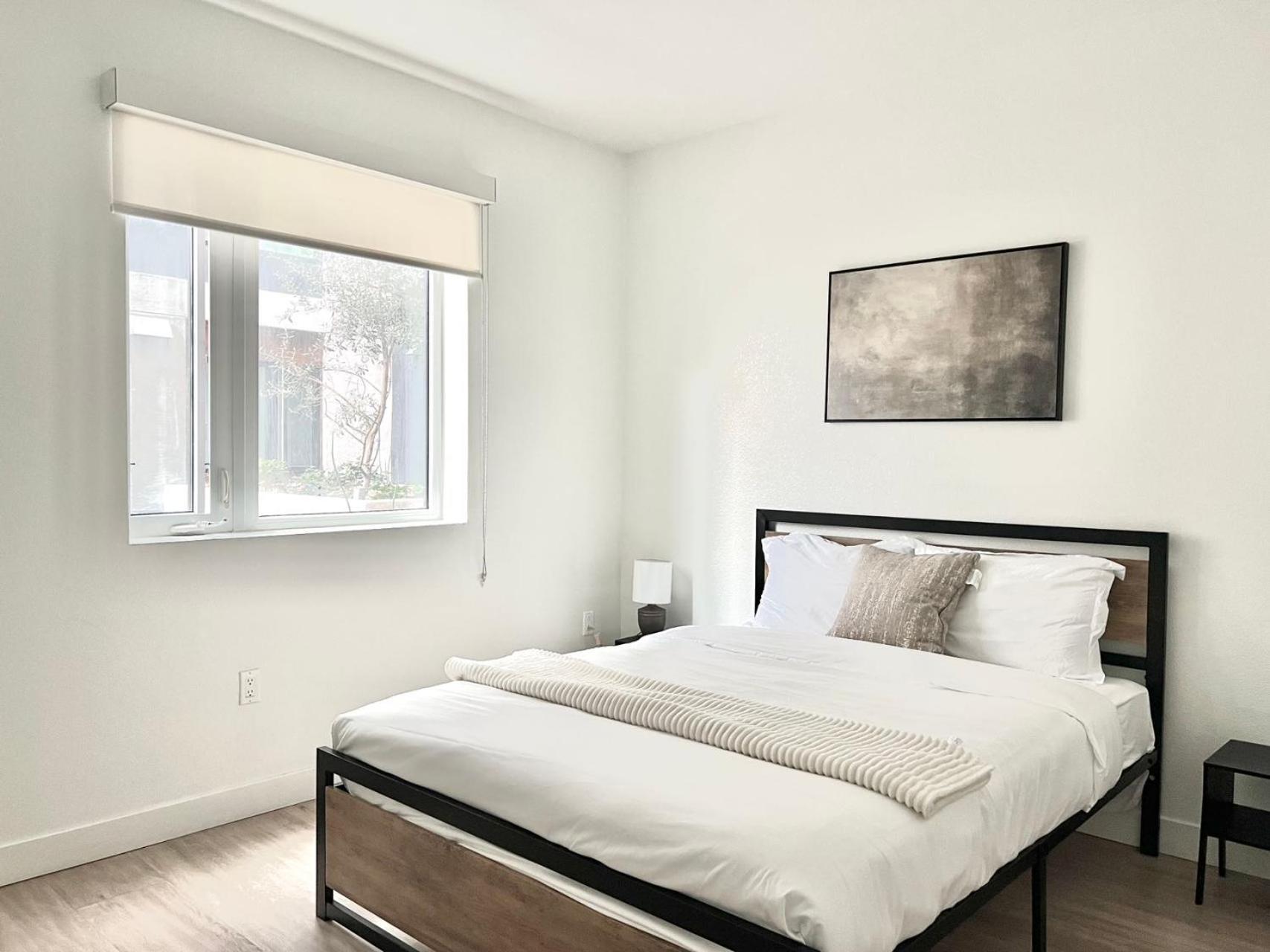 Chic Urban Retreat In Heart Of La, Steps From Attractions! Hotel Лос Анджелис Екстериор снимка